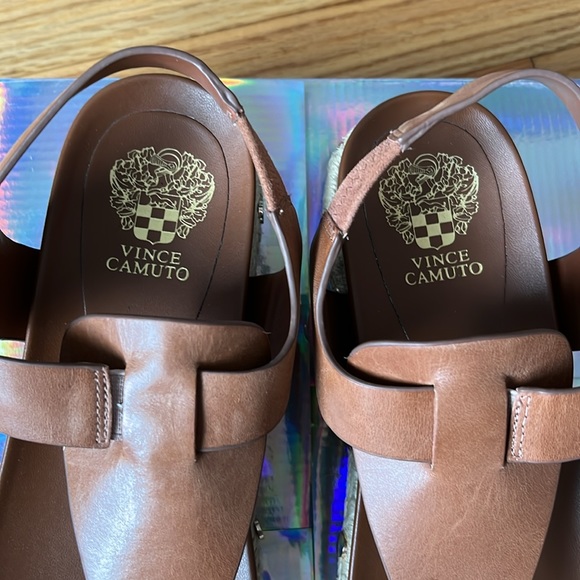 Vince Camuto Aeronta Flat Sandal Size 9 1/2 Color Warm Brick - Picture 3 of 8